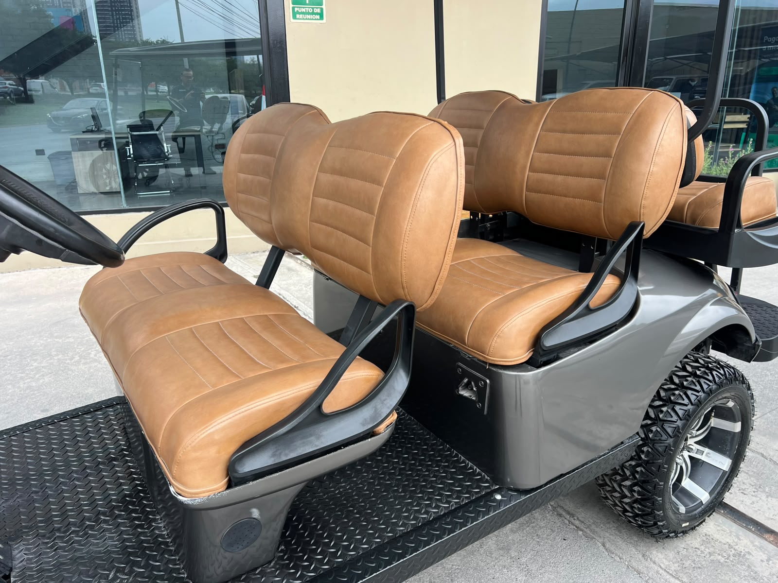 E-Z-GO Shuttle Express L6 72V Elite Lithium
